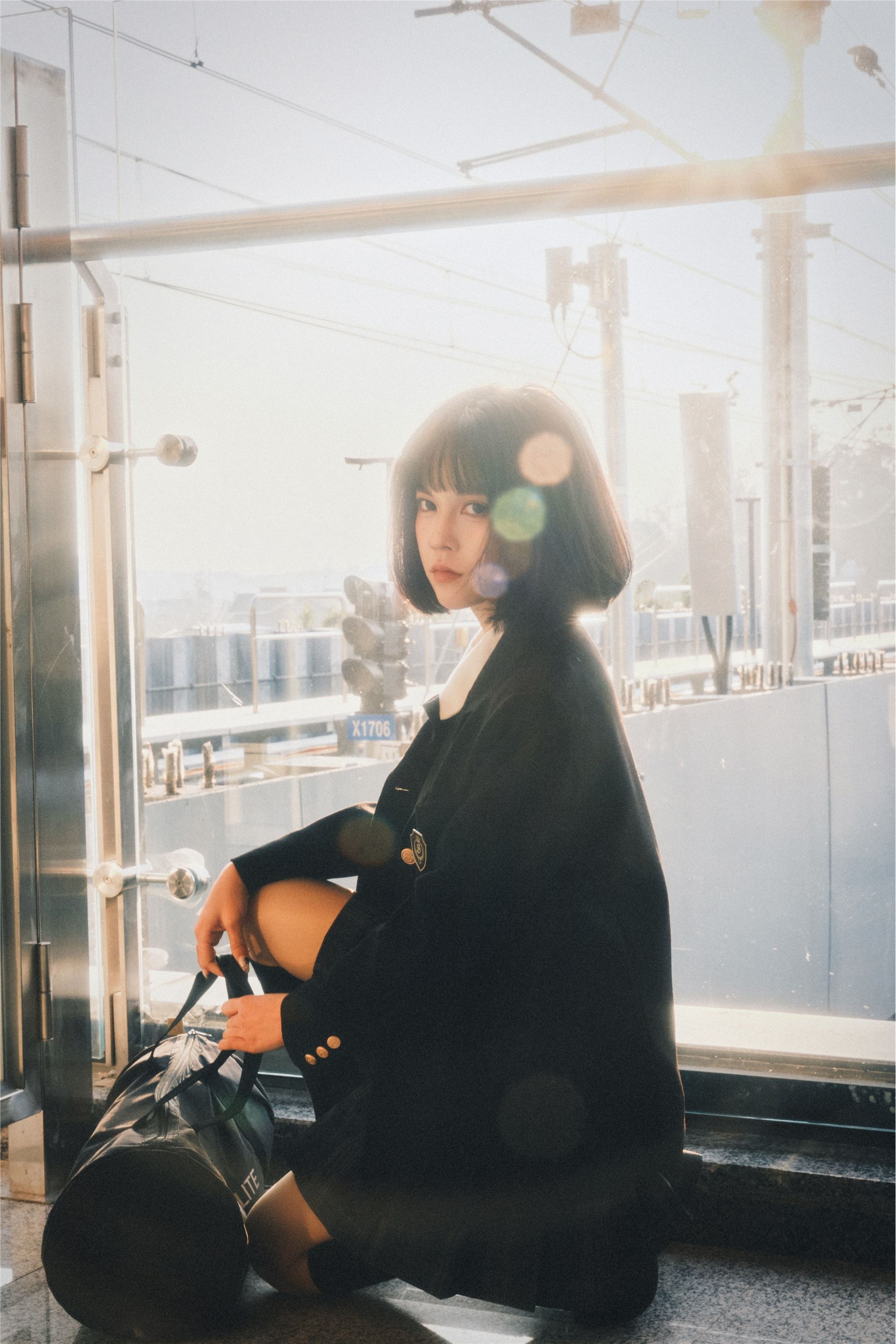 YITUYU 艺图语 2025.03.05 地铁少女 悲伤薯条555